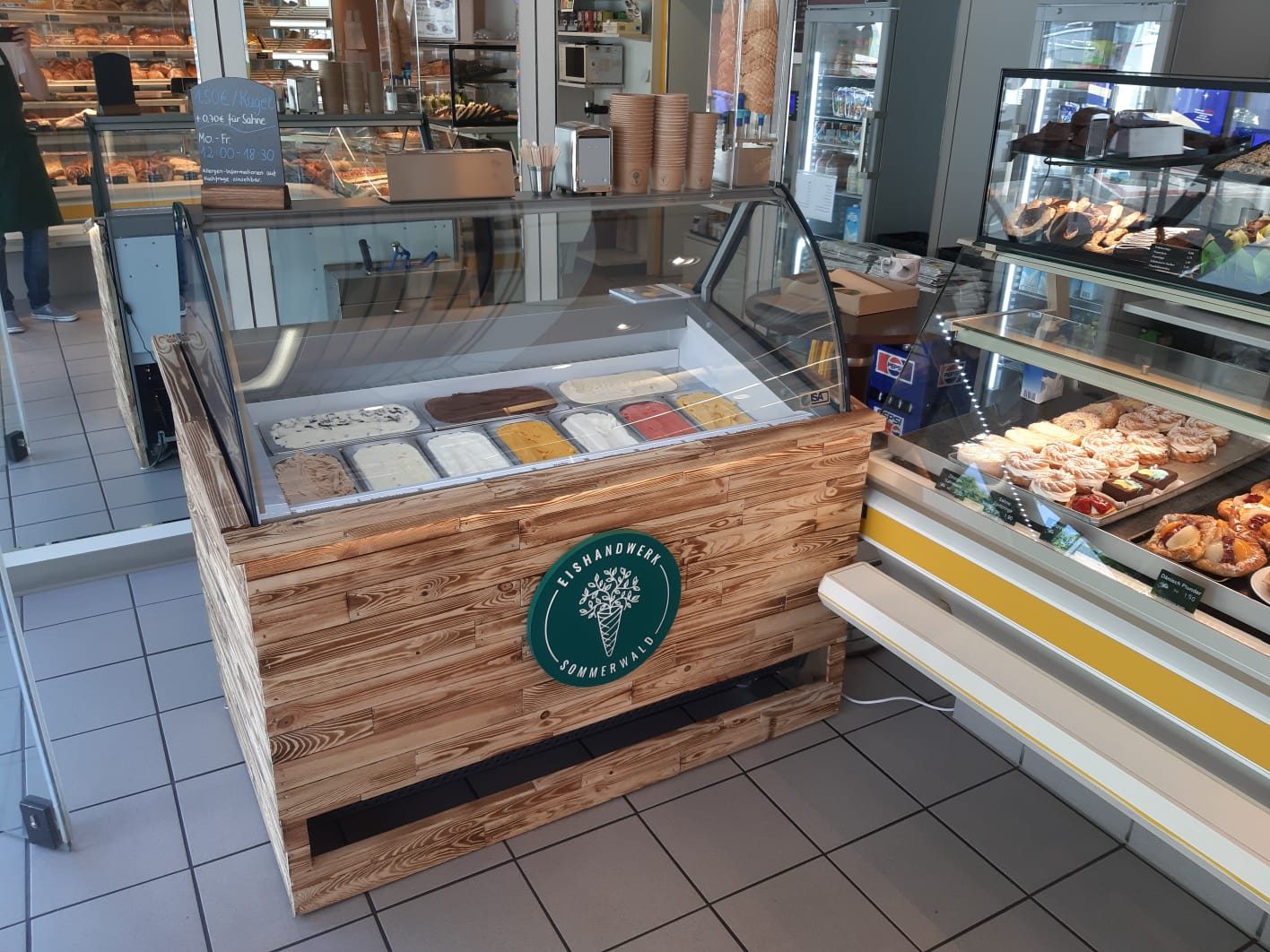 Eishandwerk Sommerwald at Bäckerei Elmar Klein, Bonn
